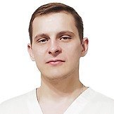 Врач Комаров Денис Евгеньевич