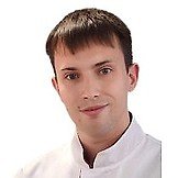 Врач Ушаков Максим Александрович