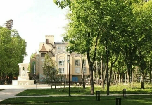 Клиника на Чайковского 4а
